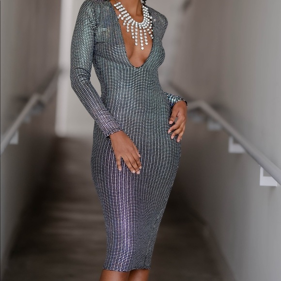 ‼️ Silver Hologram V Cut Body-con Midi Dress - Picture 8 of 9